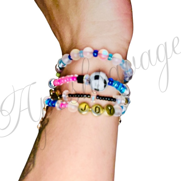 One of a kind , CRAZY JOY 3 Strand Multi Media Beaded bracelet - wine charm - Picture 3 of 12